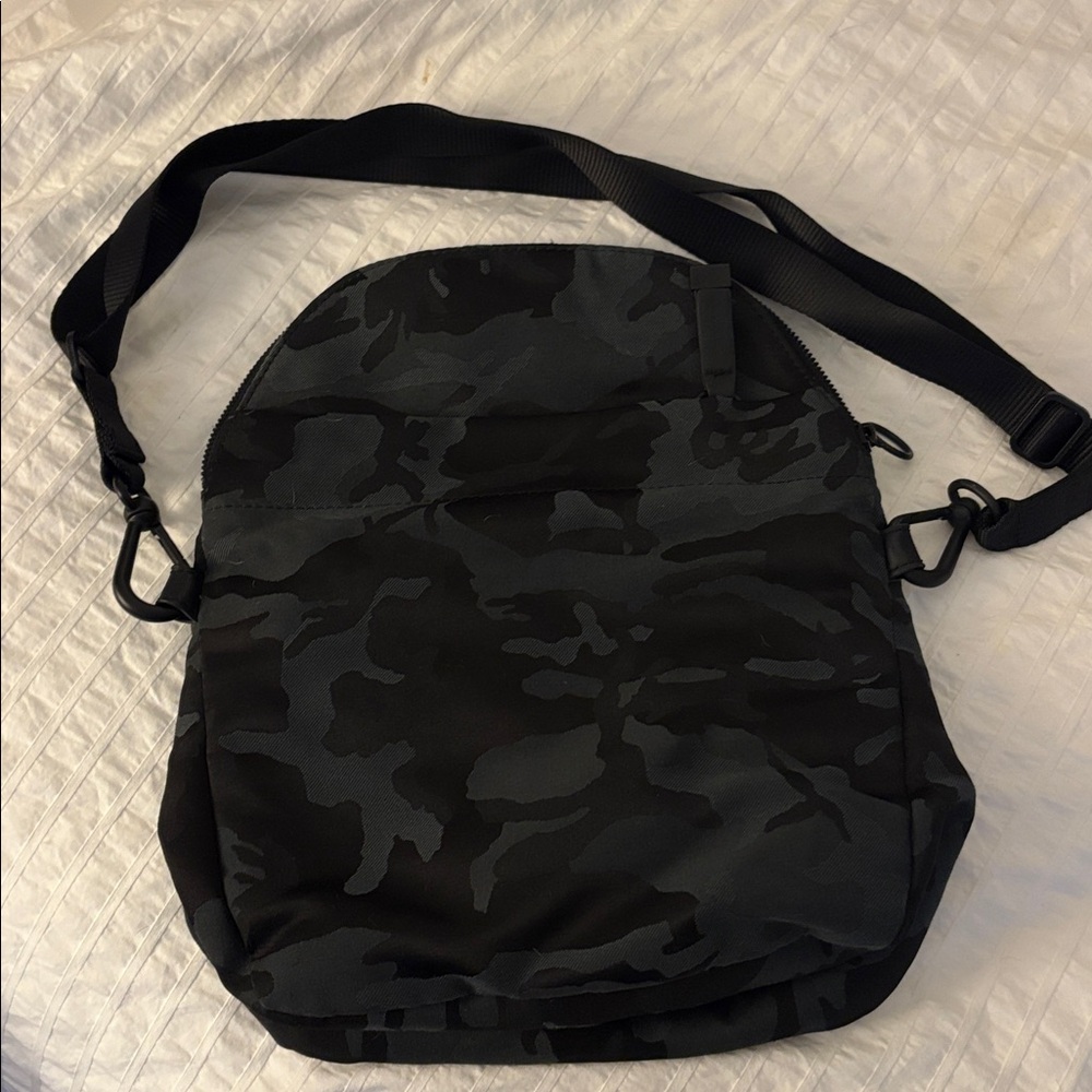 Lululemon All Night Festival Bag *5L Fragment Camo Jacquard Black Deep Coal - Picture 5 of 6